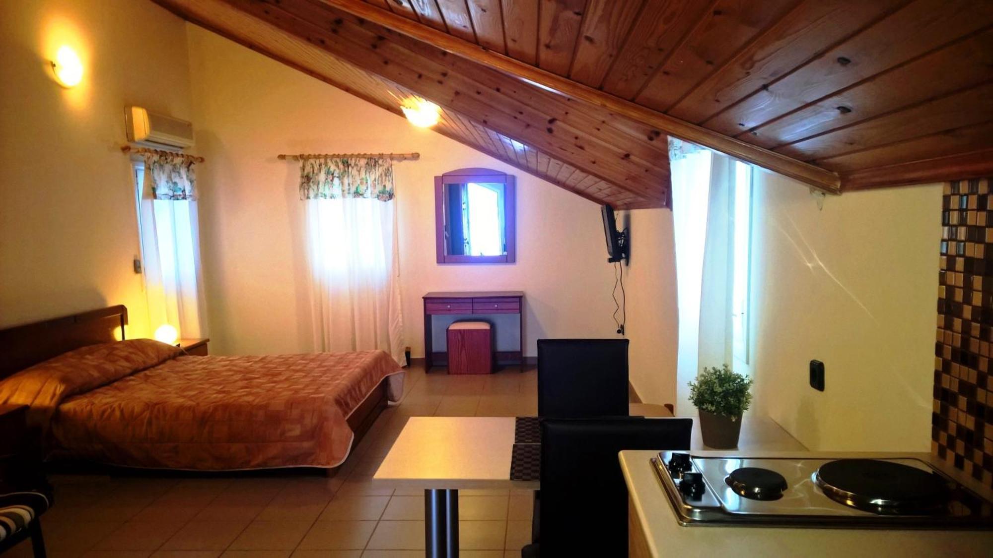 Mari-Christi Apartments Poros  Zimmer foto