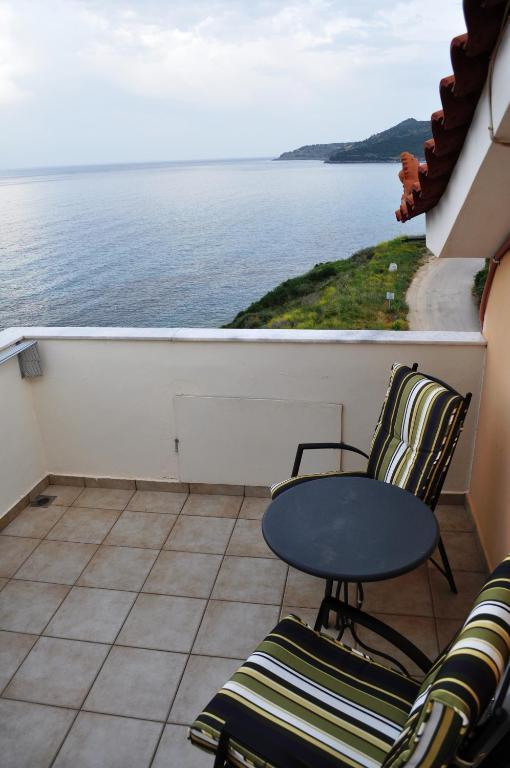 Mari-Christi Apartments Poros  Zimmer foto