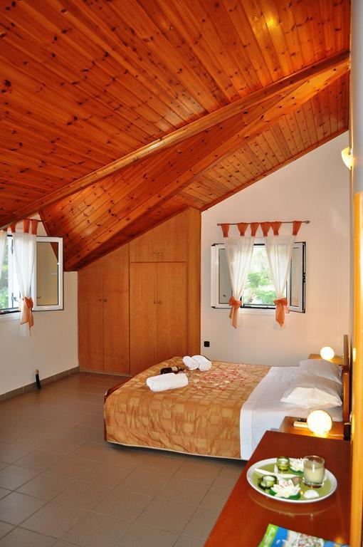 Mari-Christi Apartments Poros  Zimmer foto